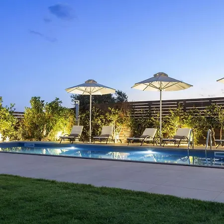 Callista Luxury Residences Semesterbostad